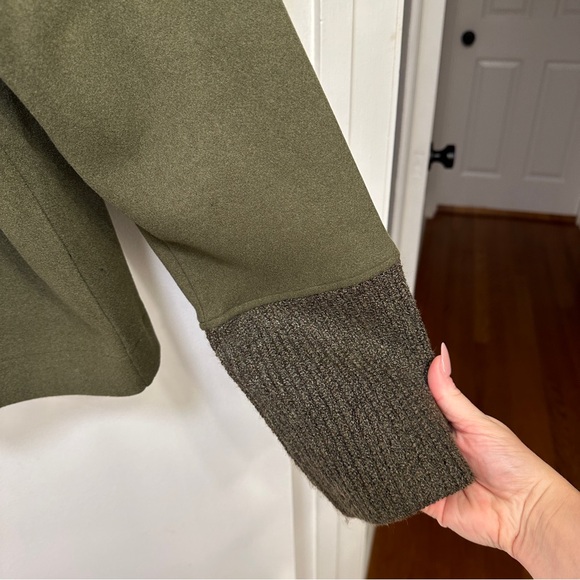 NWT Banana Republic Sweater - Picture 3 of 6